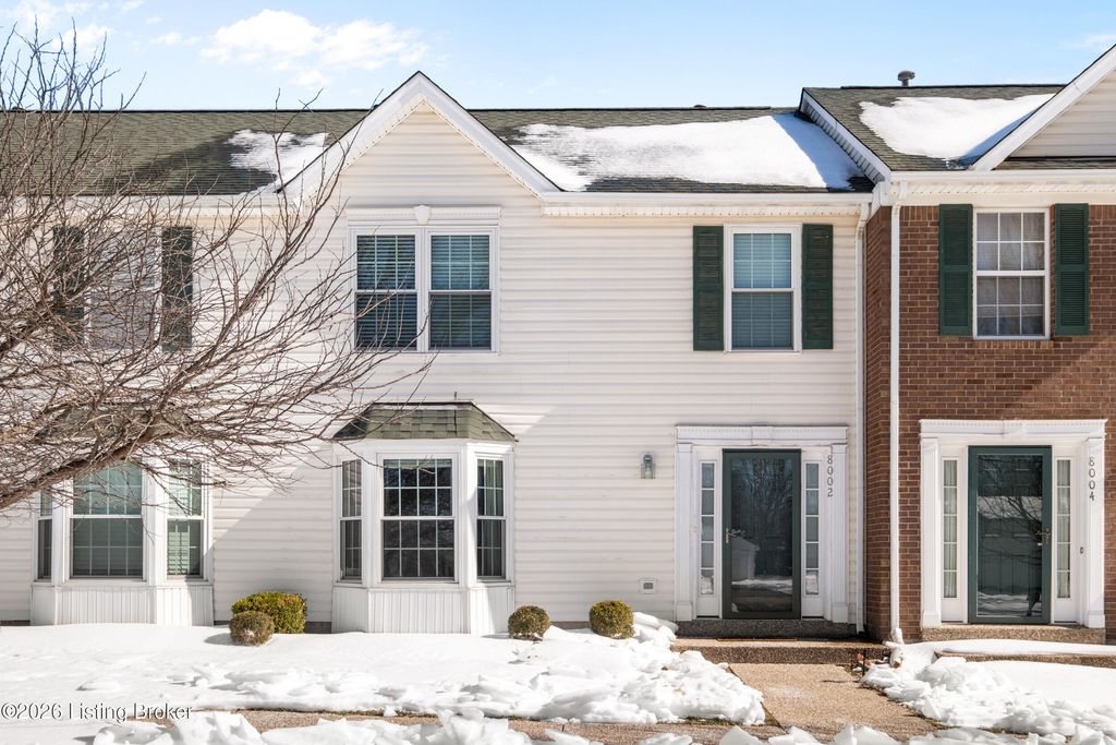 Photo of 8002 Aspen Green Ln, Louisville, KY 40291 (MLS # 1708672)