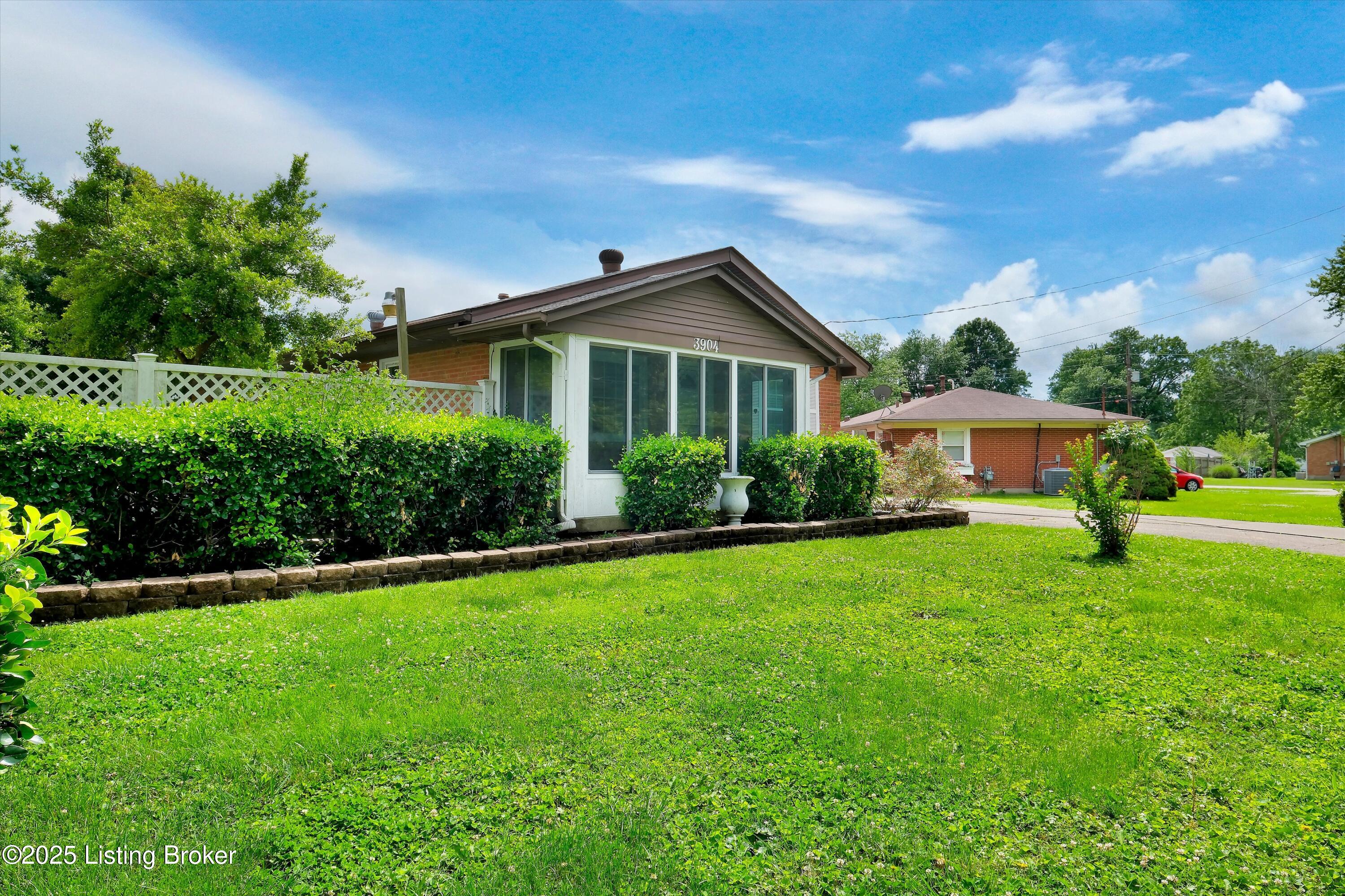 3904 Oakleaf Ln, Louisville, Pennsylvania image 6