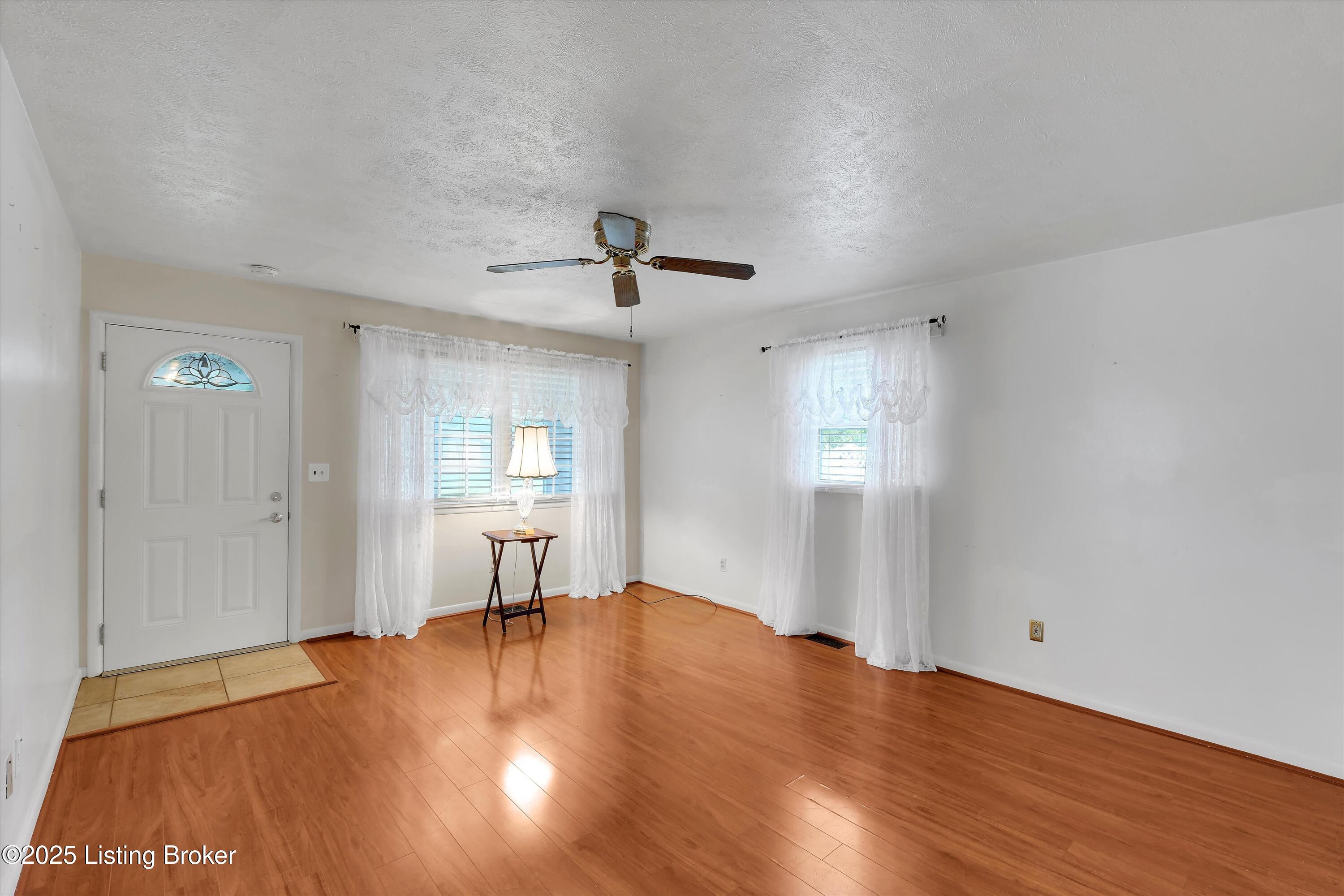 3904 Oakleaf Ln, Louisville, Pennsylvania image 7
