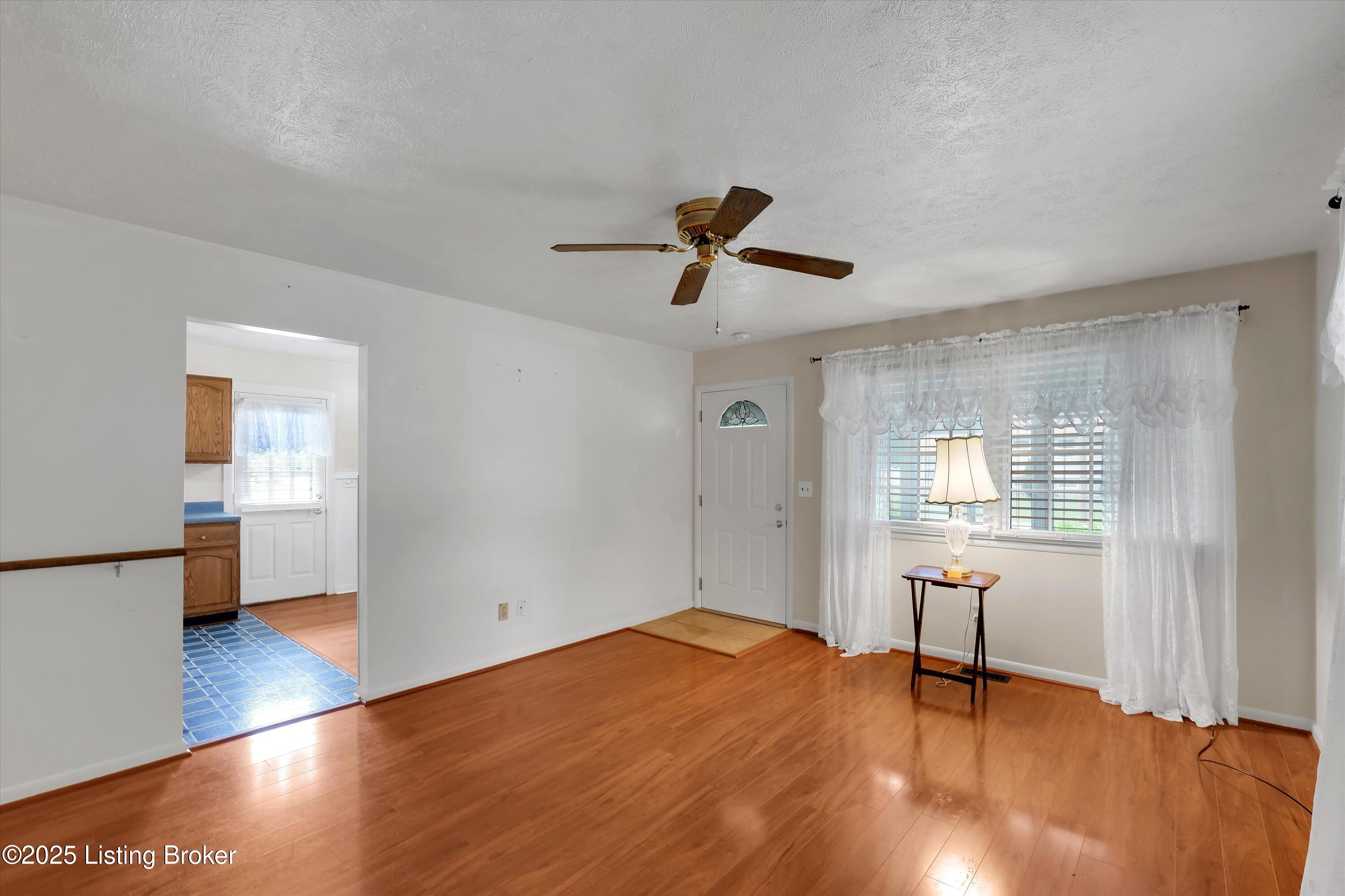 3904 Oakleaf Ln, Louisville, Pennsylvania image 9