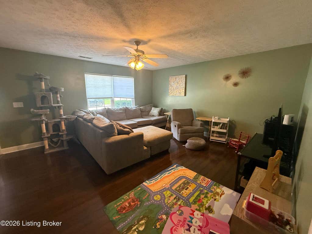 Photo of 4820 Arroyo Trail, Louisville, KY 40229 (MLS # 1724058)