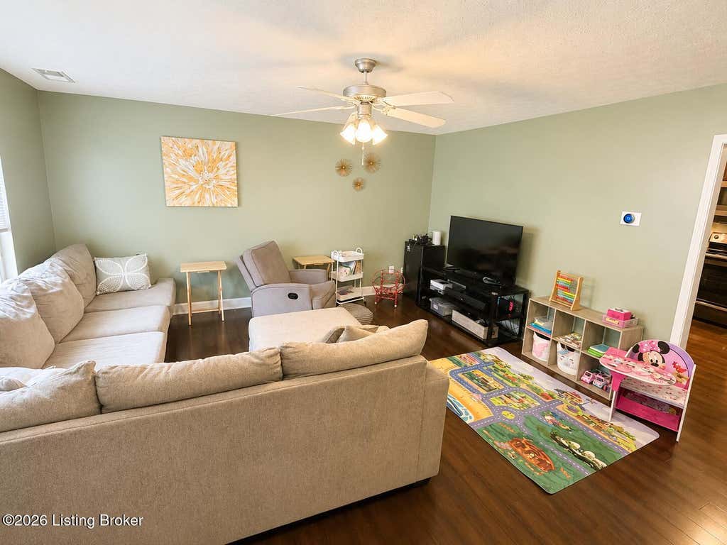 Photo of 4820 Arroyo Trail, Louisville, KY 40229 (MLS # 1724058)