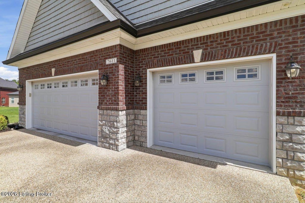 Photo of 7611 Parkcrest Way, Louisville, KY 40214 (MLS # 1720675)