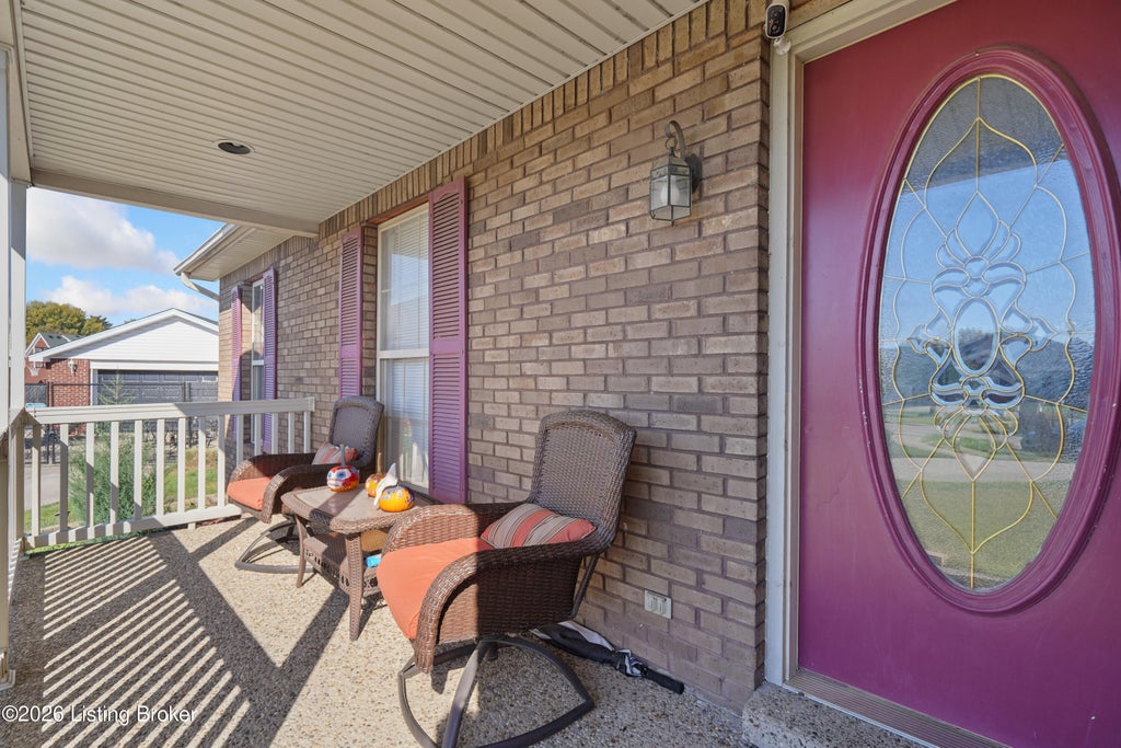 Photo of 5217 Hassock Ct, Louisville, KY 40258 (MLS # 1733408)