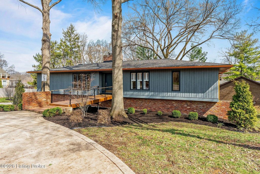 Photo of 7233 Heatherly Square, Louisville, KY 40242 (MLS # 1710781)