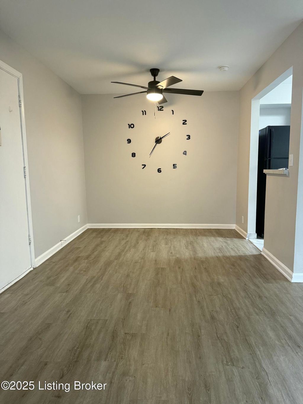 Photo of 7066 Wildwood Cir #APT 143, Louisville, KY 40291 (MLS # 1705763)