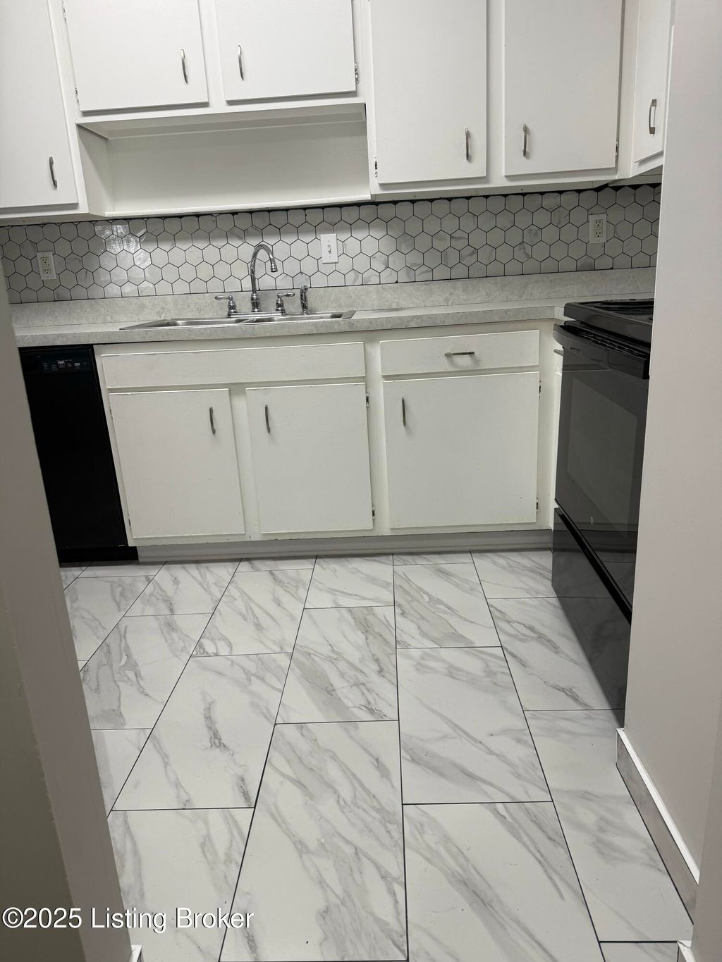 Photo of 7066 Wildwood Cir #APT 143, Louisville, KY 40291 (MLS # 1705763)