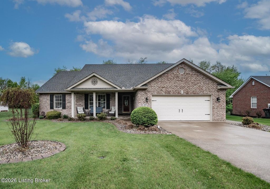 Photo of 604 Memory Ln, Elizabethtown, KY 42701 (MLS # 1714281)