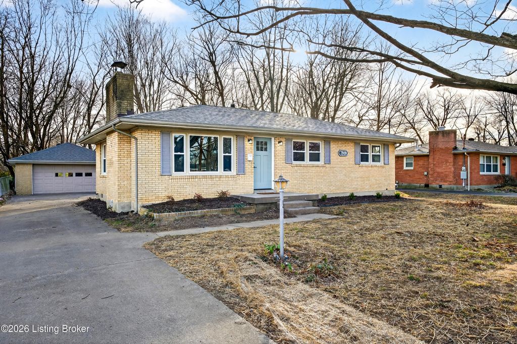 Photo of 7919 Daffodil Dr, Louisville, KY 40258 (MLS # 1708542)