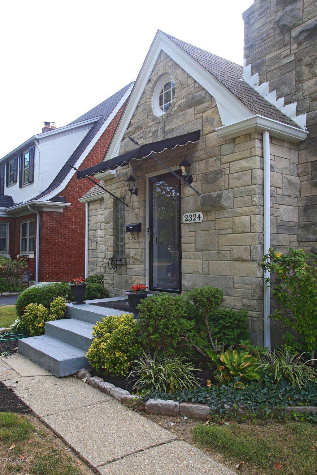 Photo of 2324 Emerson Ave, Louisville, KY 40205 (MLS # 1708550)