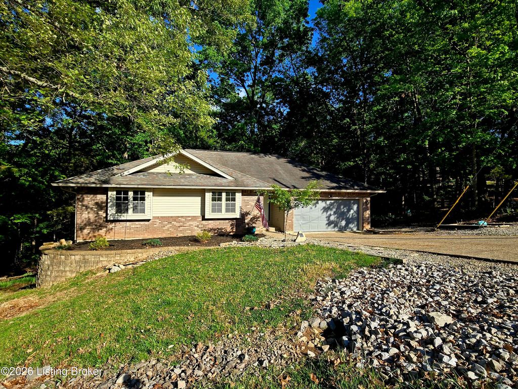 Photo of 40 Ivy Ct, Brandenburg, KY 40108 (MLS # 1715656)