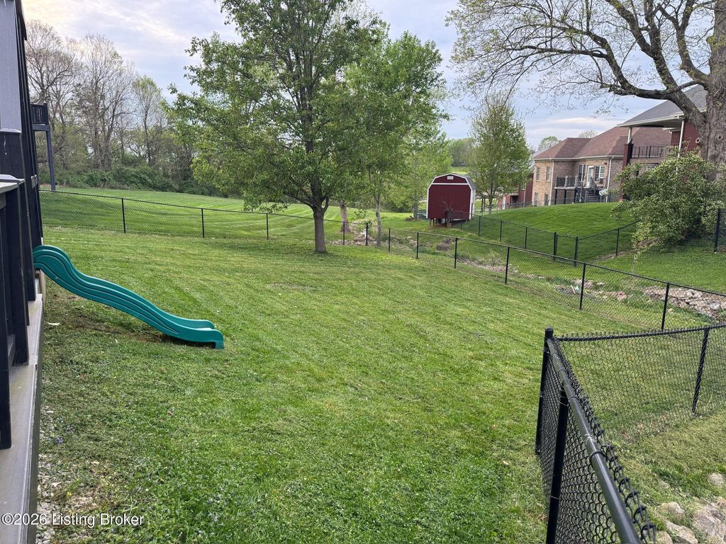 Photo of 165 Nipper Ct, Shepherdsville, KY 40165 (MLS # 1714347)