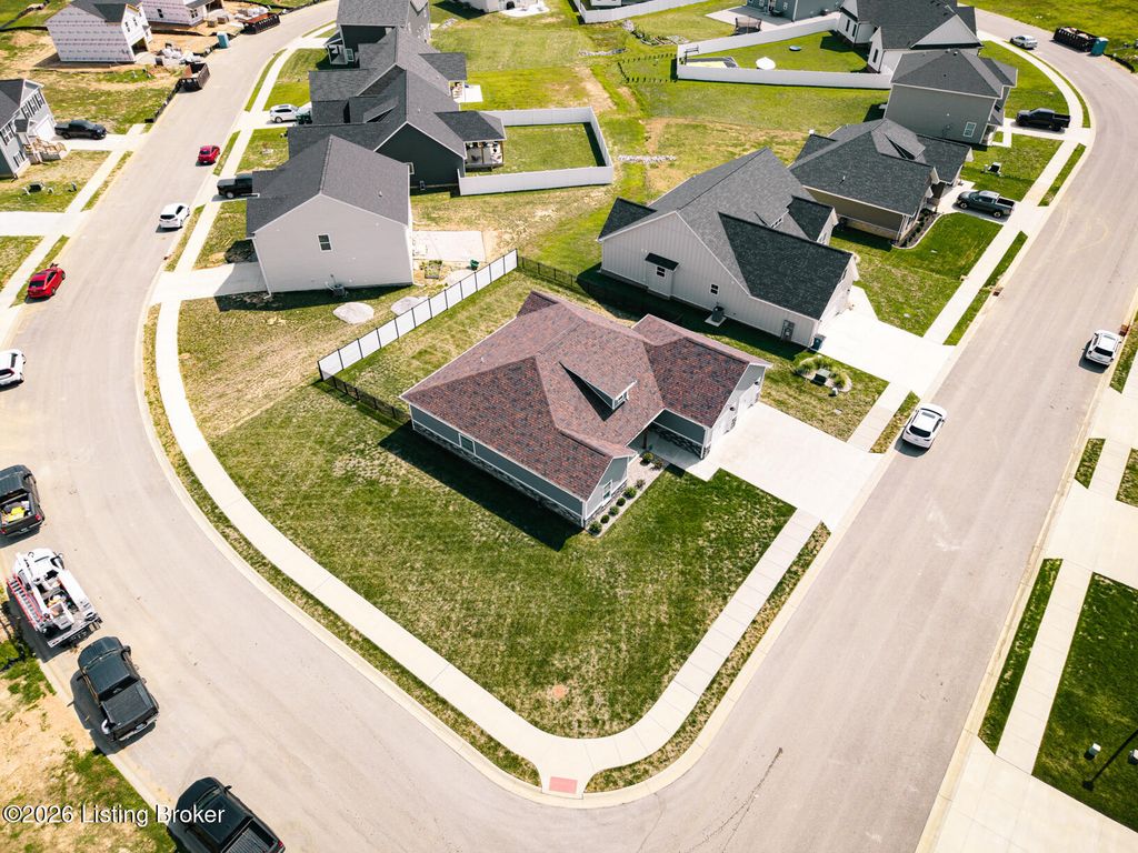 Photo of 200 Gaston Cir, Elizabethtown, KY 42701 (MLS # 1714619)