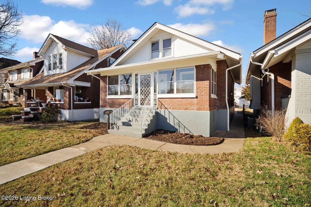 Photo of 304 S Shawnee Terrace, Louisville, KY 40212 (MLS # 1706068)