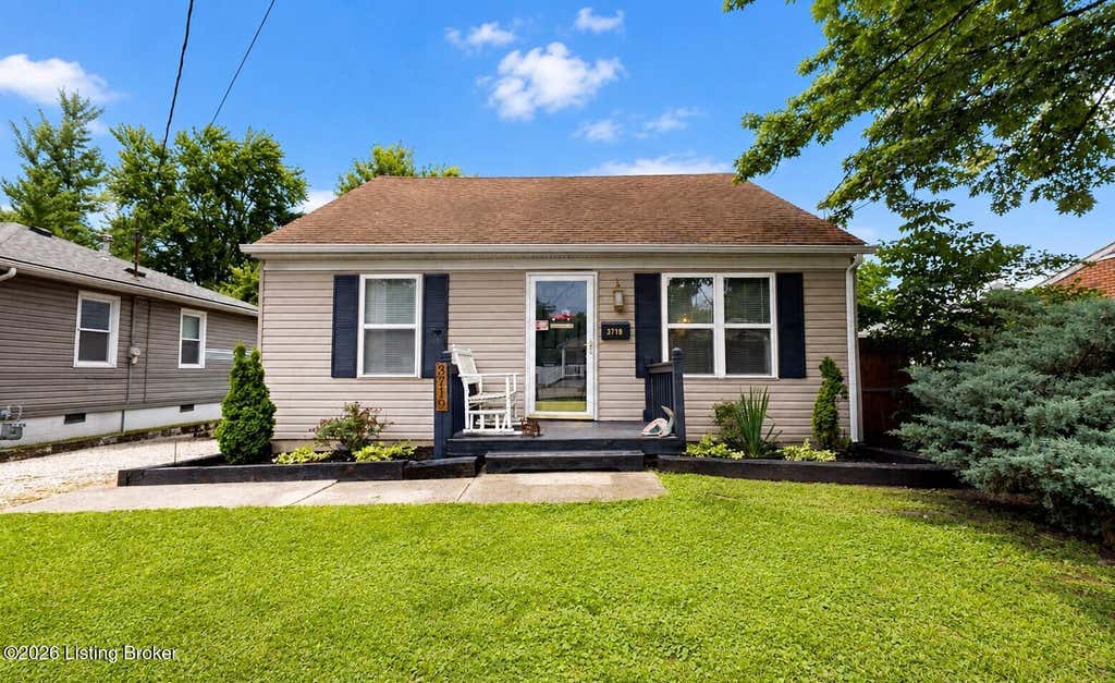 Photo of 3719 Bashford Ave, Louisville, KY 40218 (MLS # 1720991)