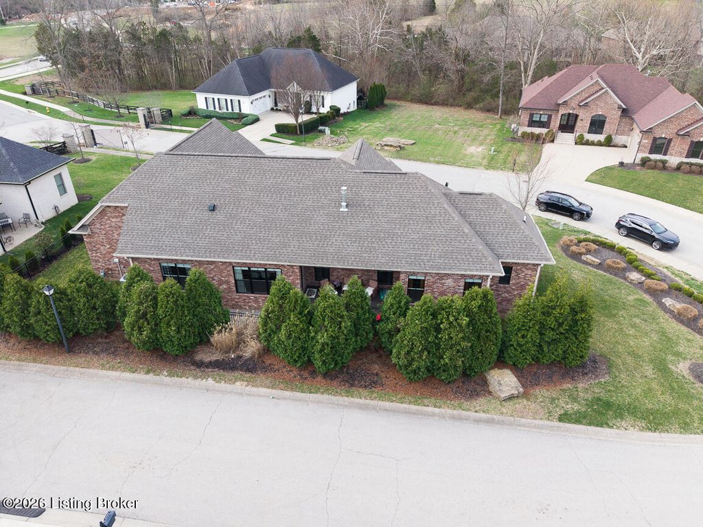 Photo of 3103 Twin Creek Dr, Louisville, KY 40245 (MLS # 1711814)