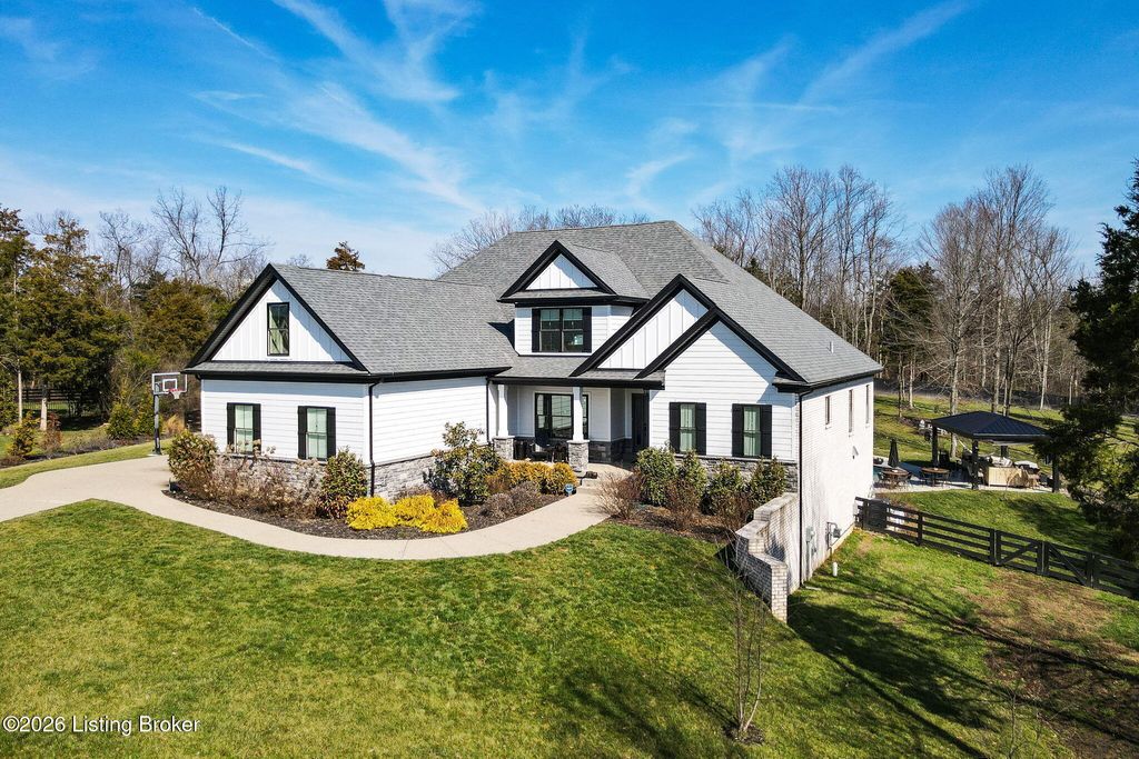 Photo of 7297 Grand Oaks Dr, Crestwood, KY 40014 (MLS # 1711099)