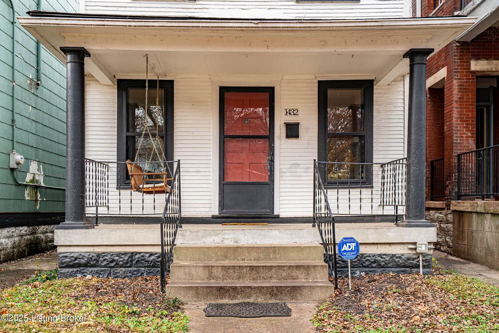 Photo of 1432 S 6th St, Louisville, KY 40208 (MLS # 1719111)