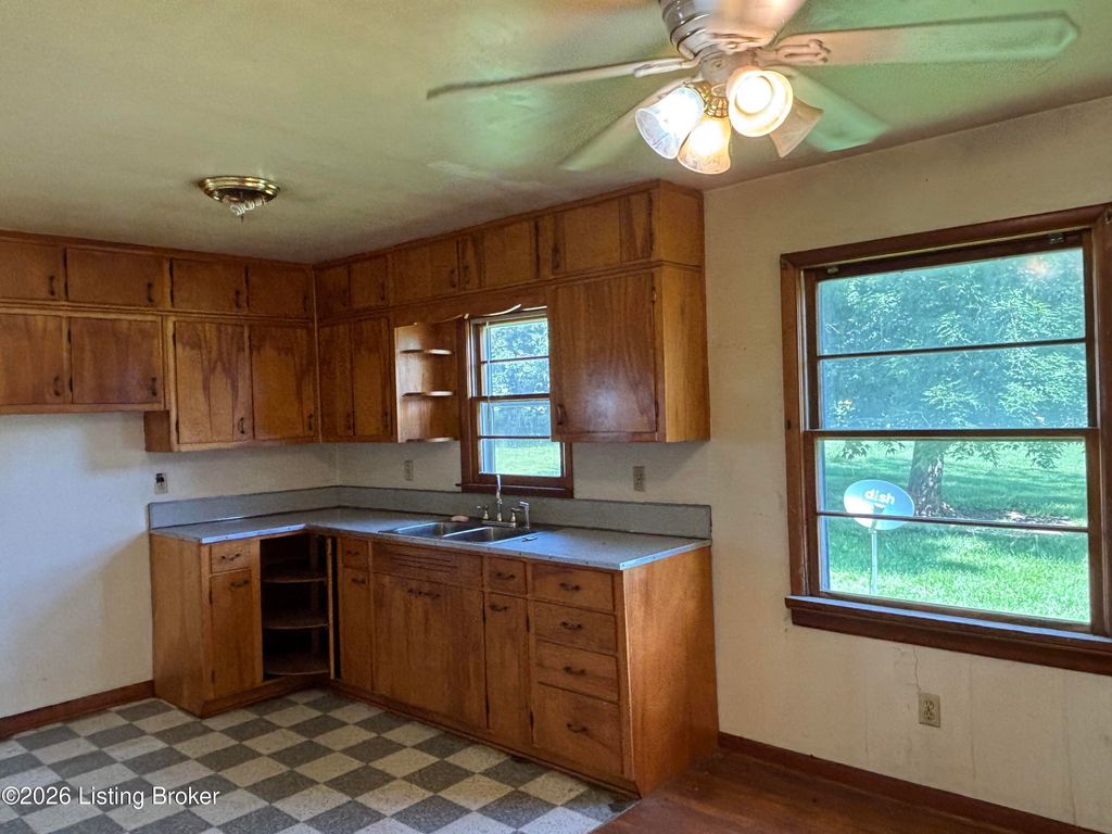 Photo of 24 College St, New Castle, KY 40050 (MLS # 1718859)