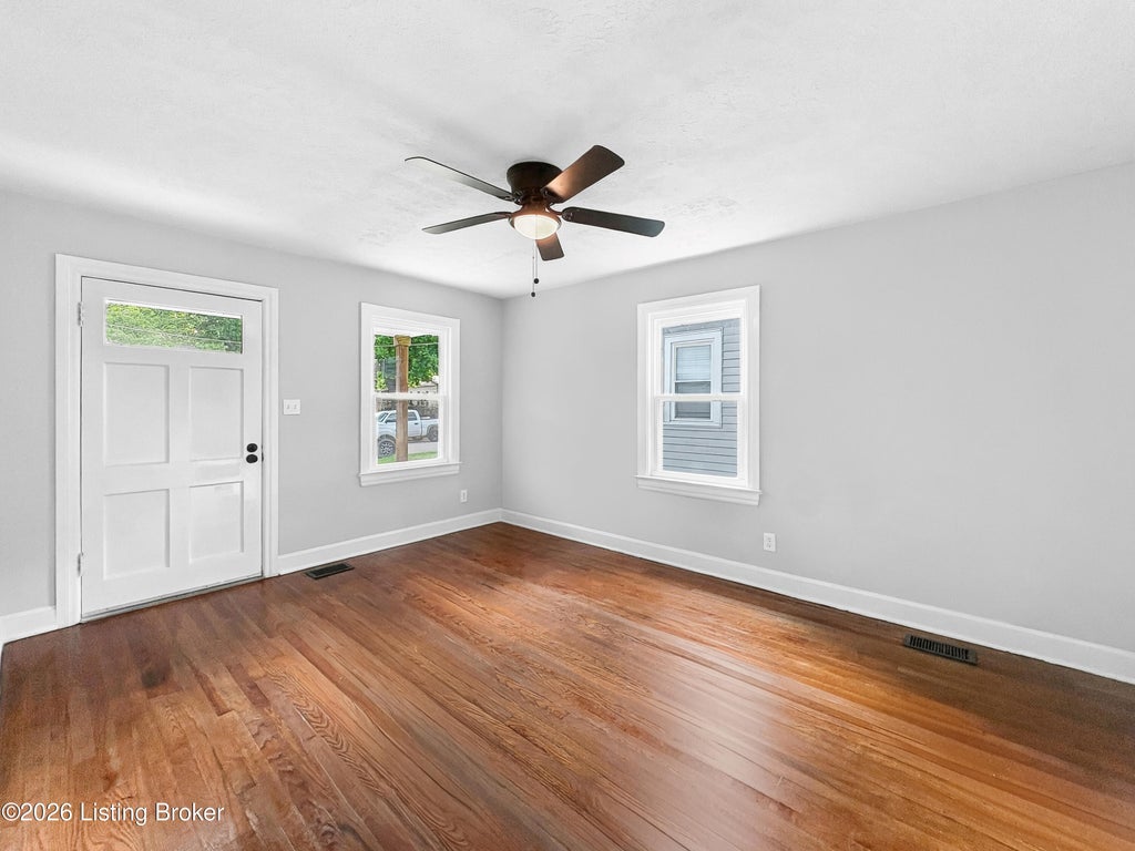 Photo of 3750 Kahlert Ave, Louisville, KY 40215 (MLS # 1732299)