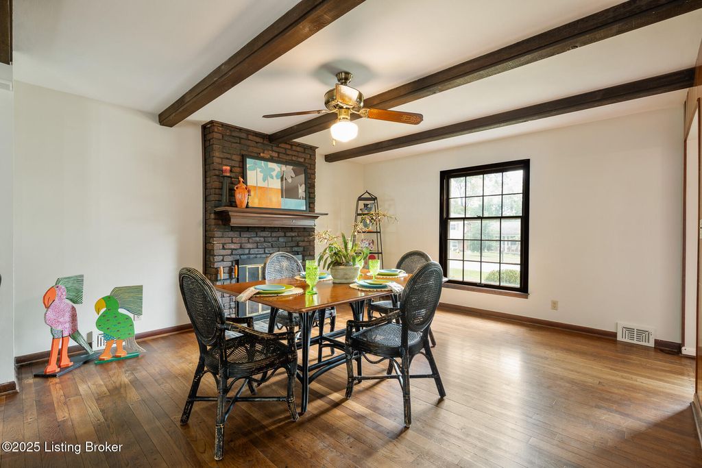 Photo of 7311 Cross Creek Blvd, Hollow Creek, KY 40228 (MLS # 1706057)