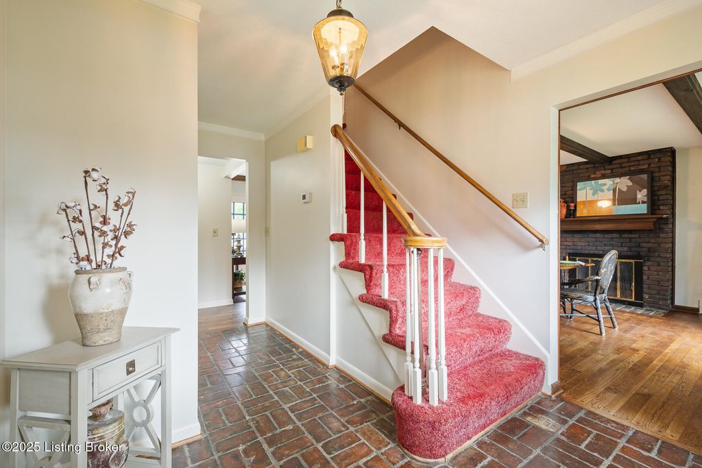 Photo of 7311 Cross Creek Blvd, Hollow Creek, KY 40228 (MLS # 1706057)