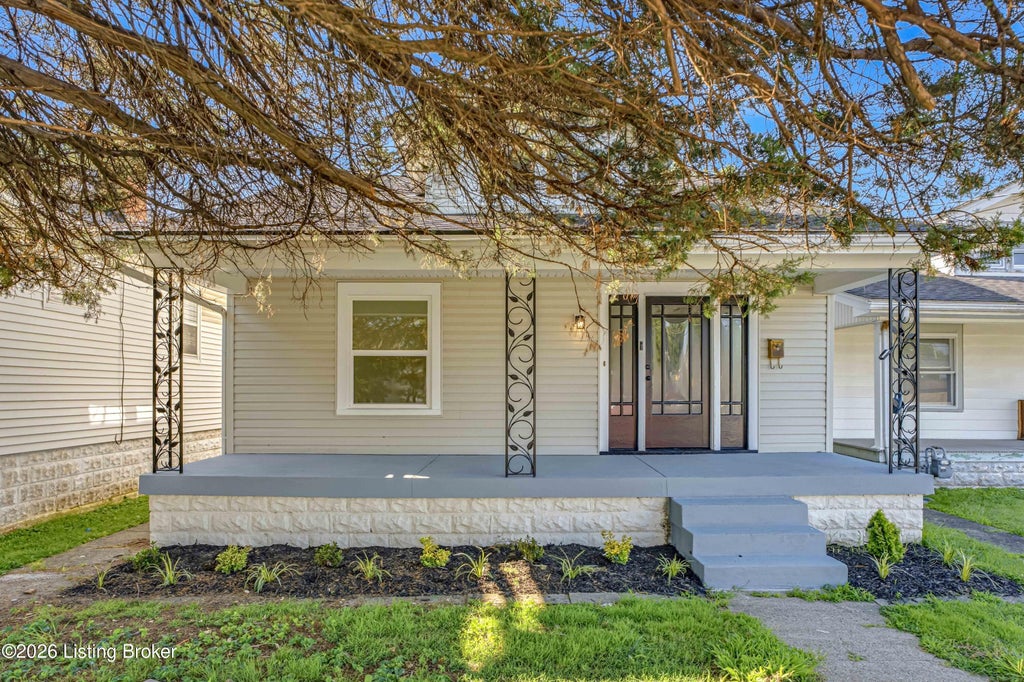 Photo of 1615 Texas Ave, Louisville, KY 40217 (MLS # 1721812)