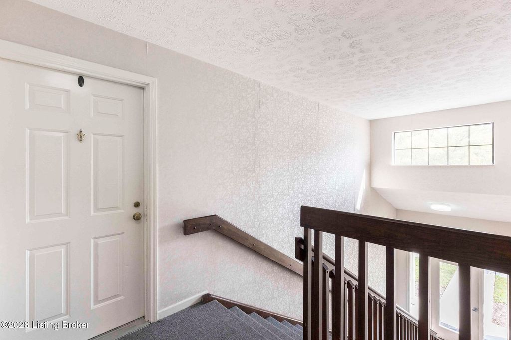 Photo of 410 Ethridge Ave #207, Louisville, KY 40223 (MLS # 1715375)