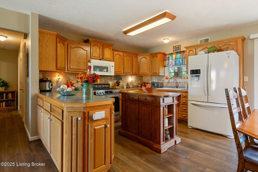 Photo of 286 Webb Ln, Taylorsville, KY 40071 (MLS # 1700143)