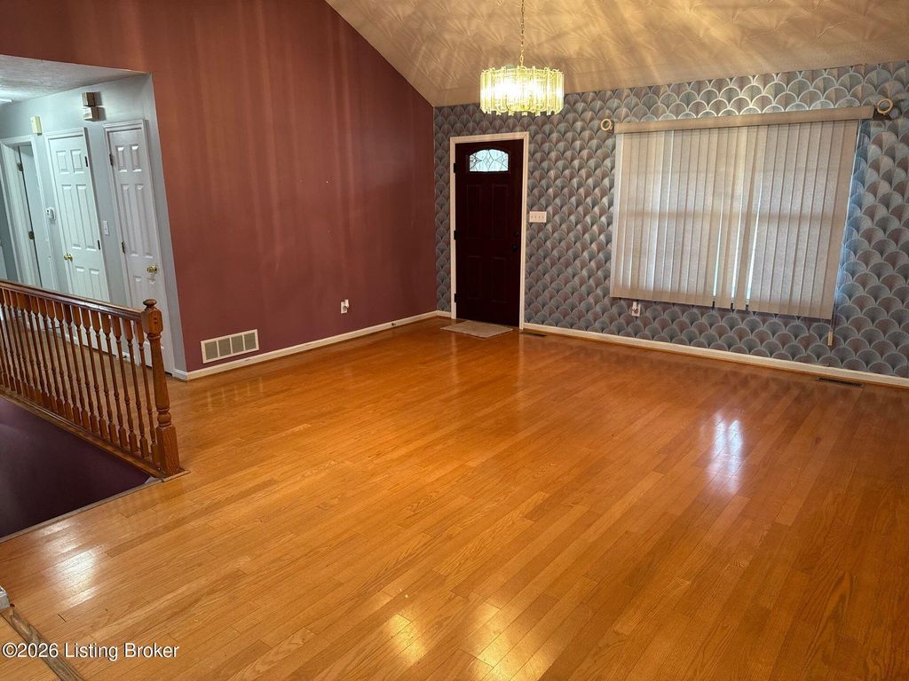 Photo of 4402 Dellafay Dr, Louisville, KY 40219 (MLS # 1711135)