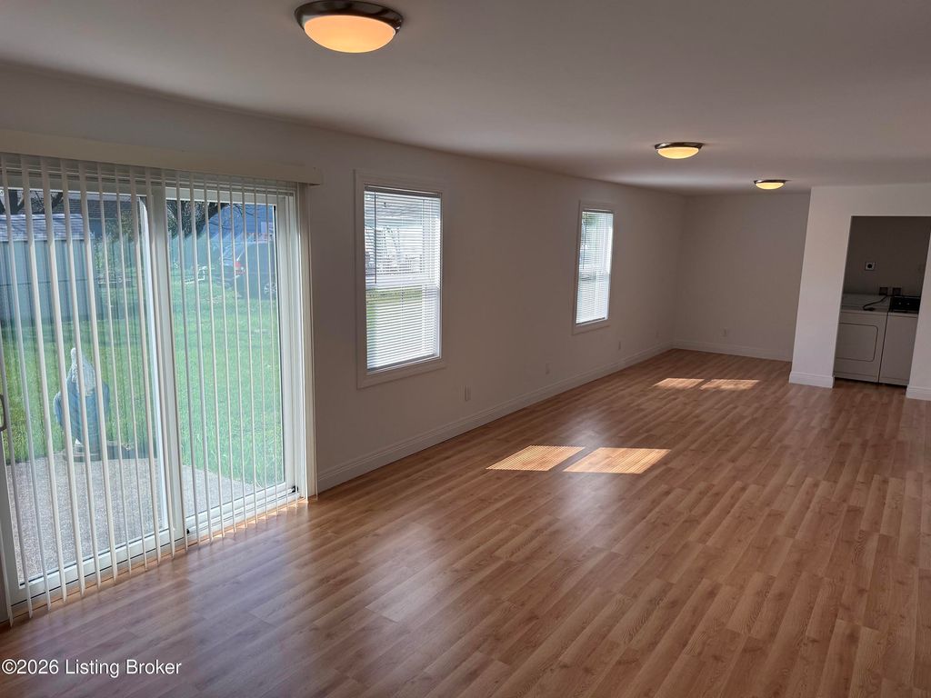 Photo of 6004 Loretta St, Louisville, KY 40213 (MLS # 1713606)