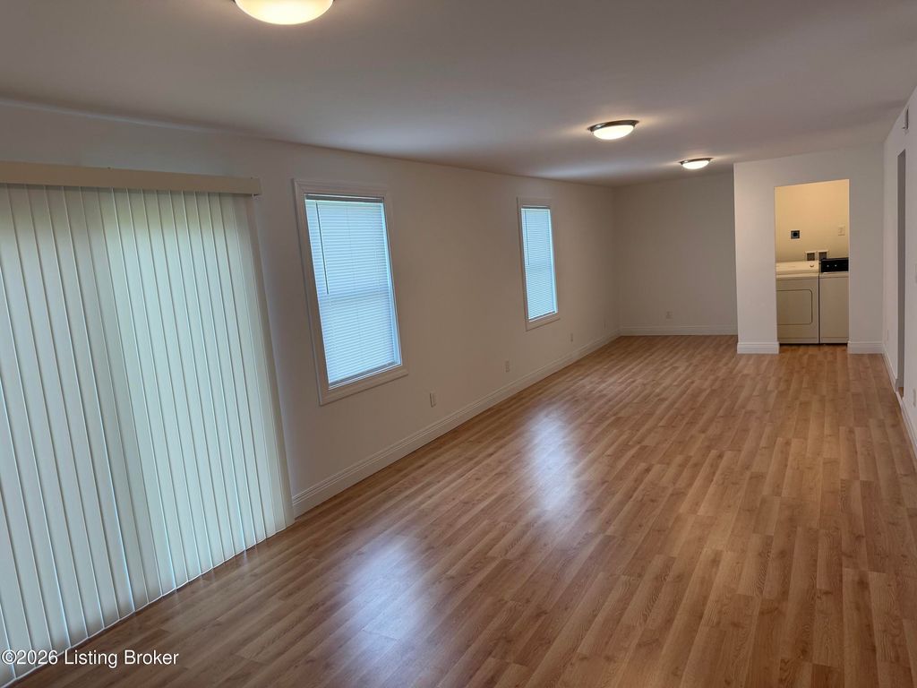 Photo of 6004 Loretta St, Louisville, KY 40213 (MLS # 1713606)