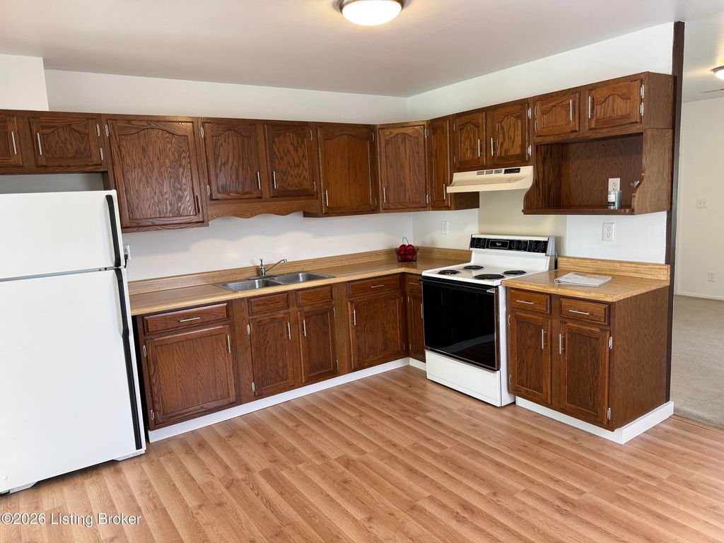 Photo of 6004 Loretta St, Louisville, KY 40213 (MLS # 1713606)