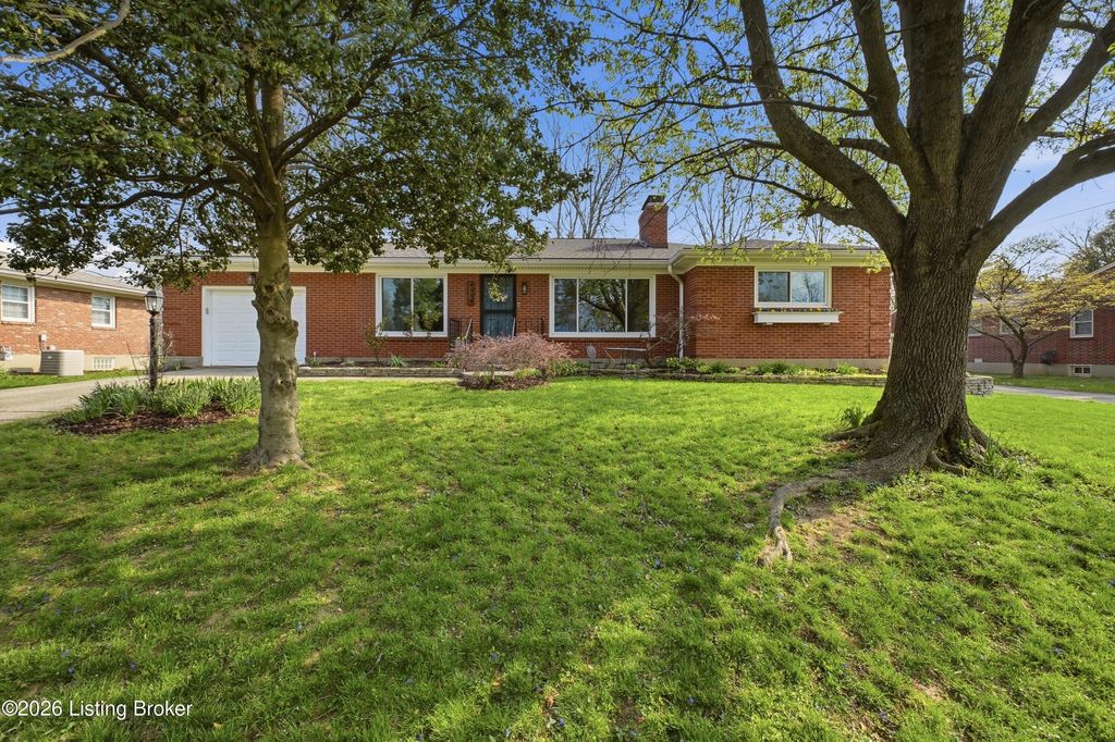 Photo of 9114 Hurstbourne Ln, Louisville, KY 40220 (MLS # 1712472)