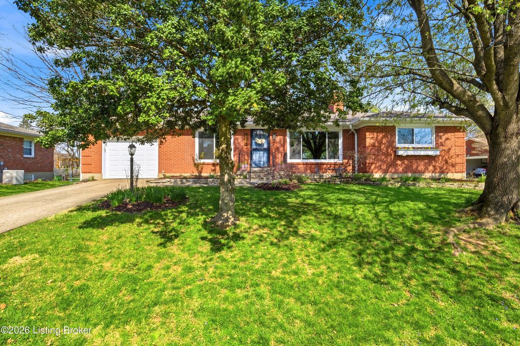 Photo of 9114 Hurstbourne Ln, Louisville, KY 40220 (MLS # 1712472)