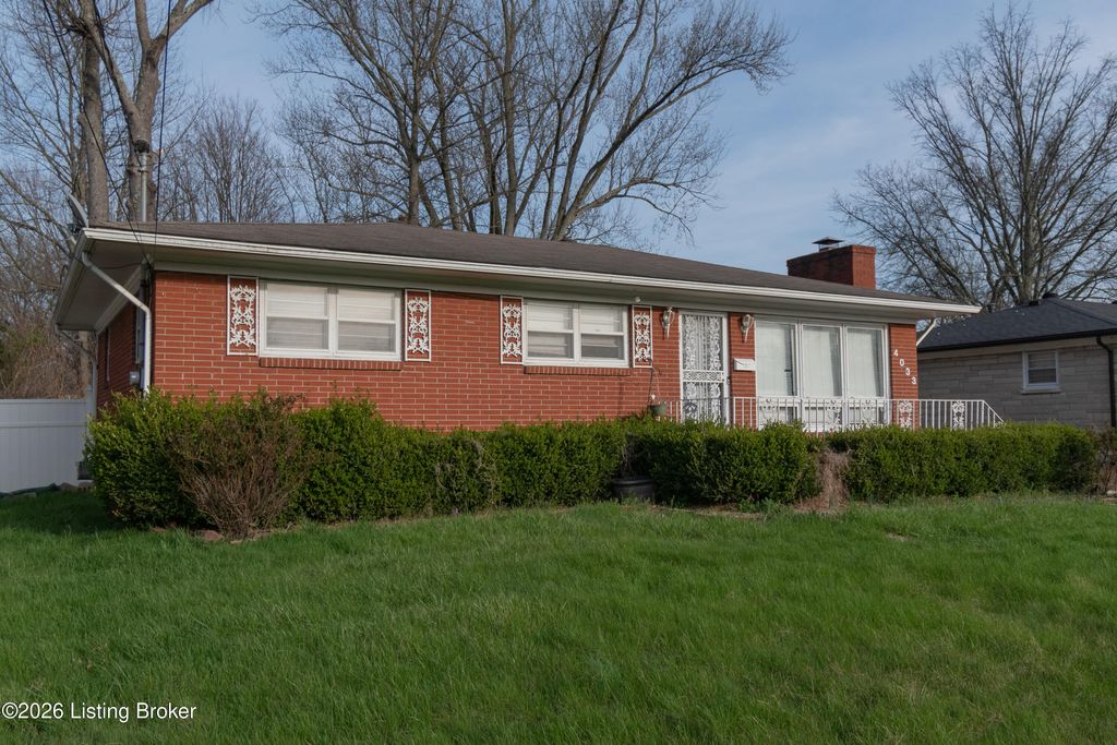 Photo of 4033 Cheviot Dr, Louisville, KY 40216 (MLS # 1712170)