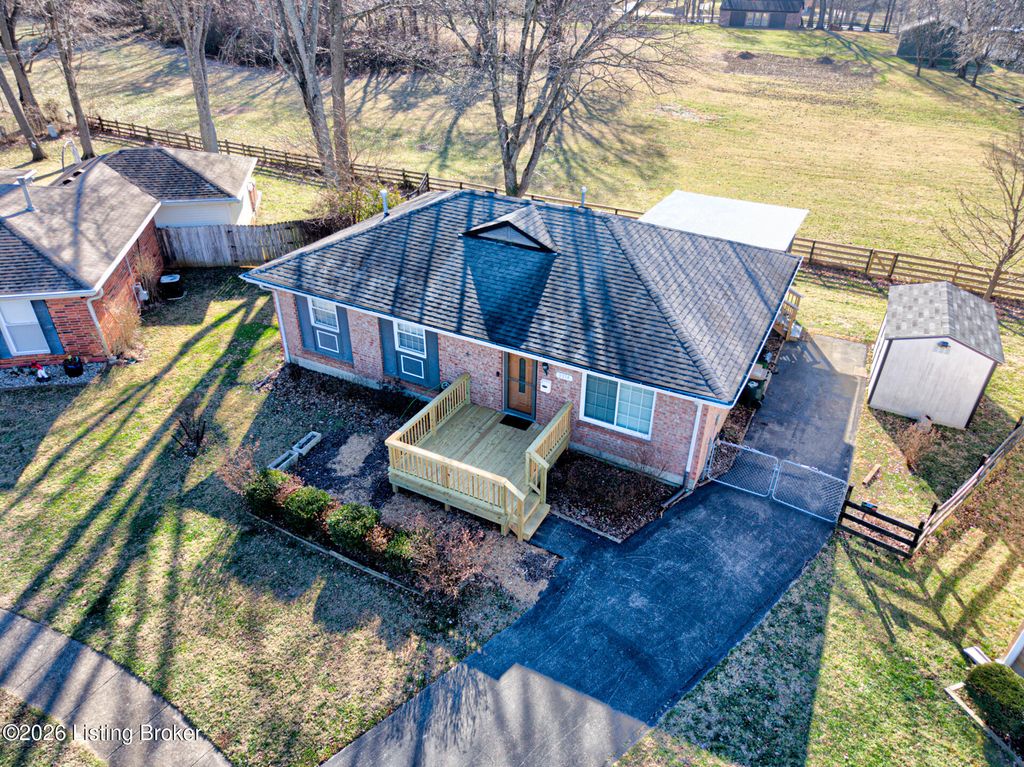 Photo of 3314 Mcadams Ct, Louisville, KY 40299 (MLS # 1710844)