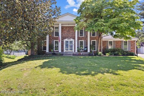 Photo of 3914 Bayonne Ct, Jeffersontown, KY 40299 (MLS # 1717322)