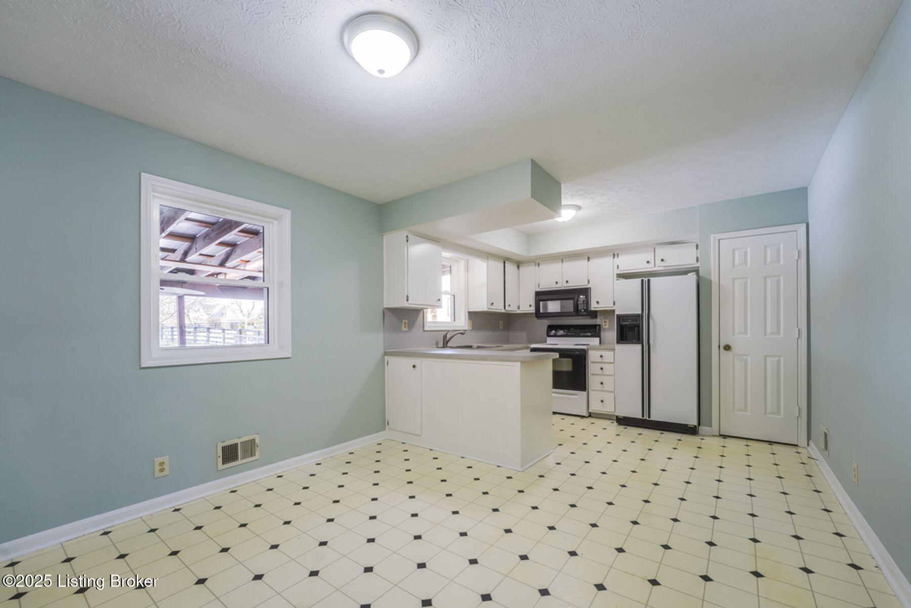 104 Maplewood Dr, Simpsonville, Kentucky image 6