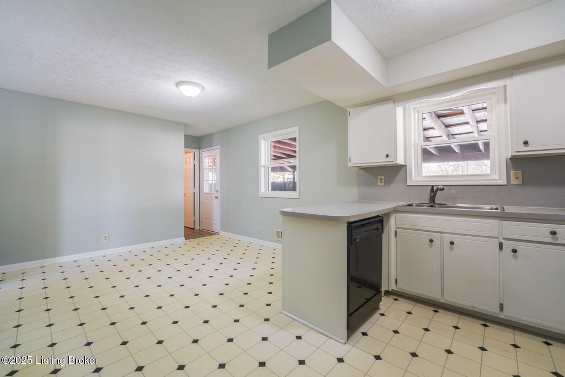 104 Maplewood Dr, Simpsonville, Kentucky image 8