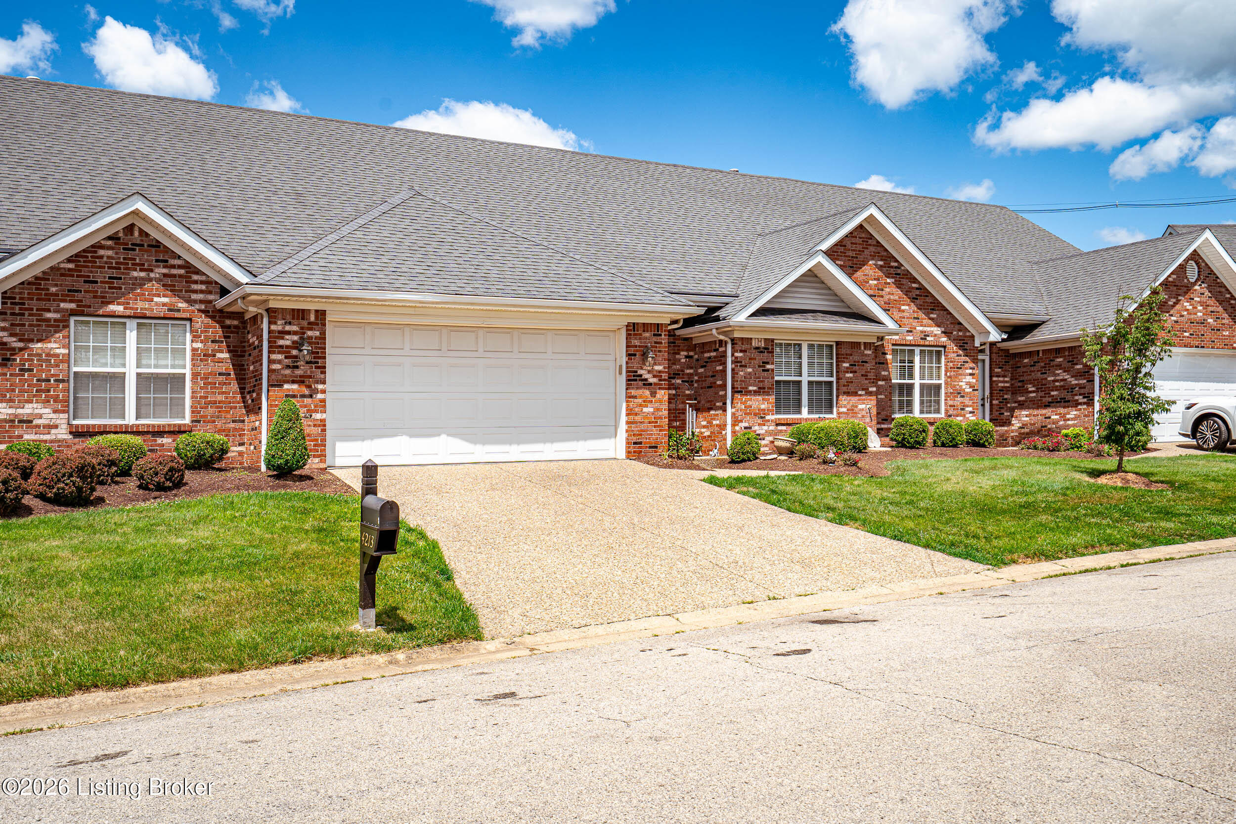 Photo 1 of 35 — 4213 Garden Ridge Rd, Crestwood, KY 40014