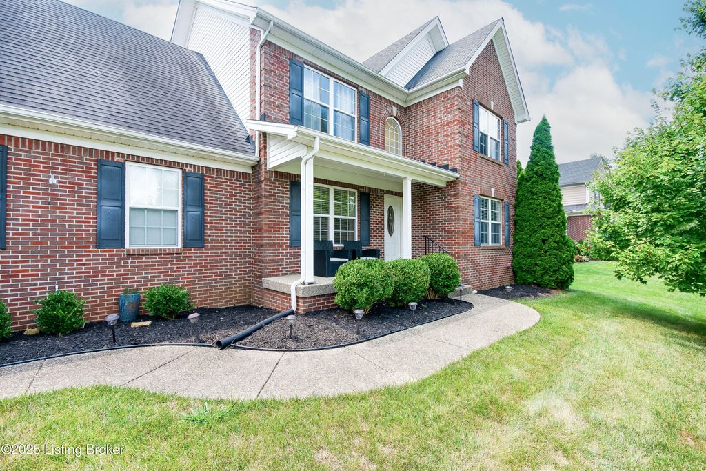 Photo of 500 Davenport Dr, Louisville, KY 40245 (MLS # 1714250)