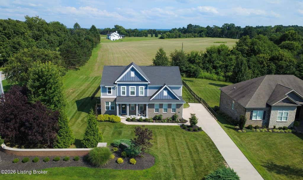 Photo of 1001 Summit Parks Dr, La Grange, KY 40031 (MLS # 1725654)