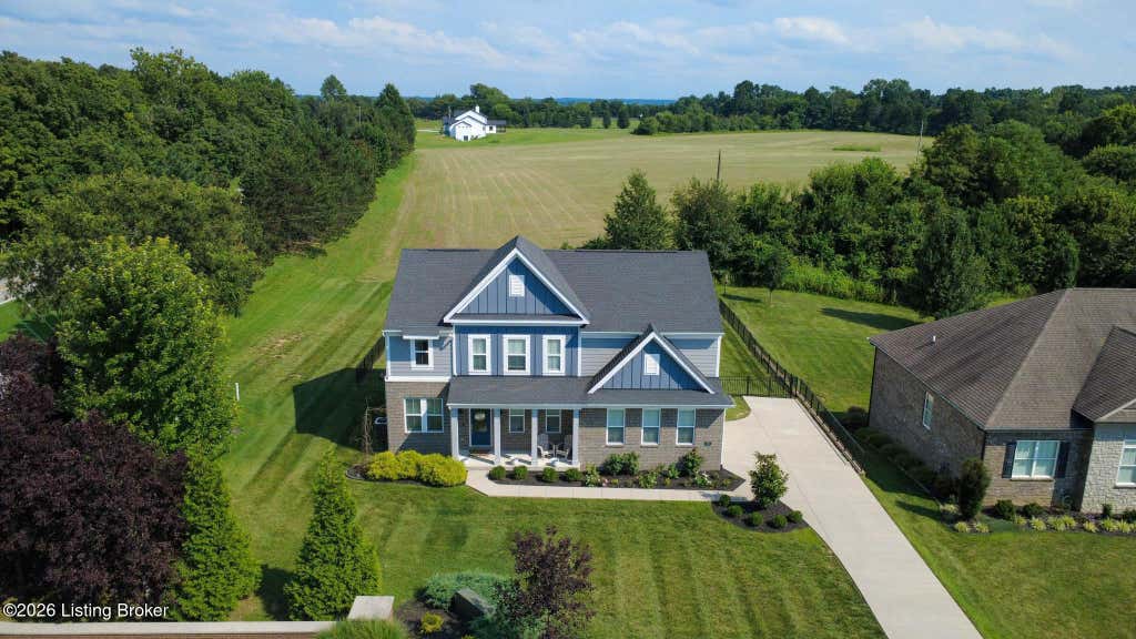 Photo of 1001 Summit Parks Dr, La Grange, KY 40031 (MLS # 1725654)