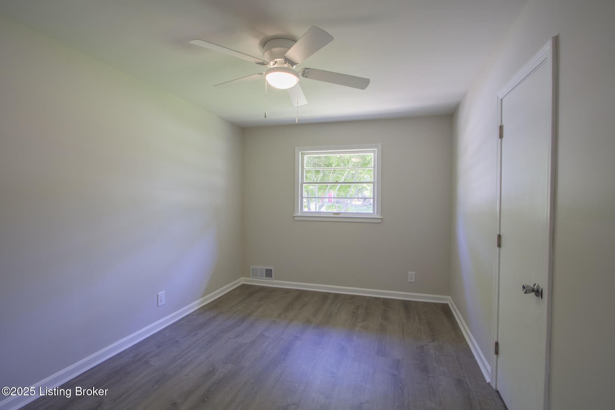 3209 Hikes Ln, Louisville, Kentucky image 20