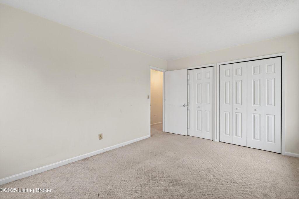 Photo of 1205 Glenwood Dr, Radcliff, KY 40160 (MLS # 1705148)