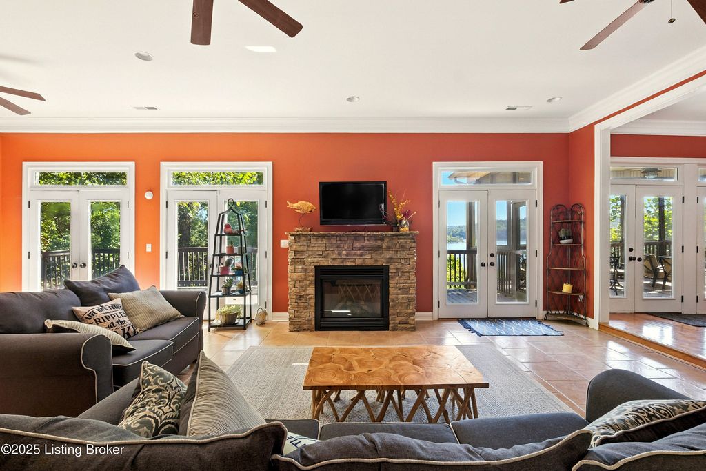 Photo of 348 Lakeshore Dr, Leitchfield, KY 42754 (MLS # 1713844)