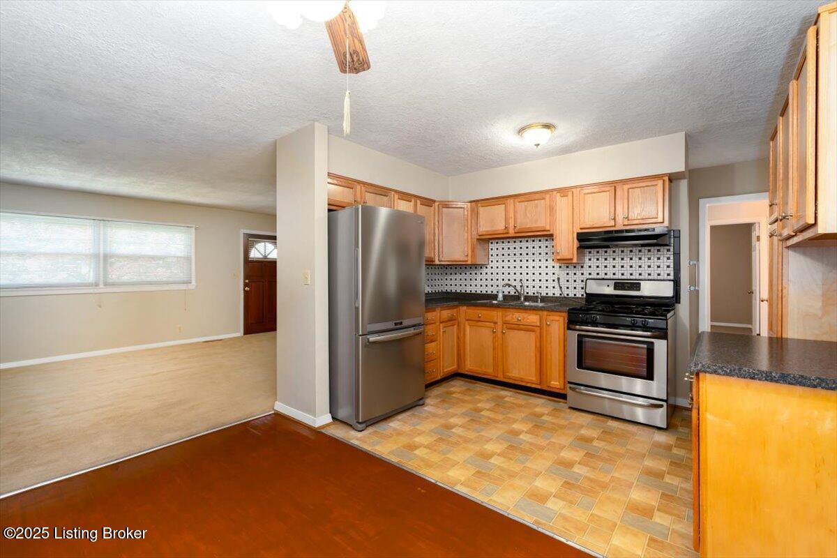 407 N Birchwood Ave, Louisville, Pennsylvania image 8
