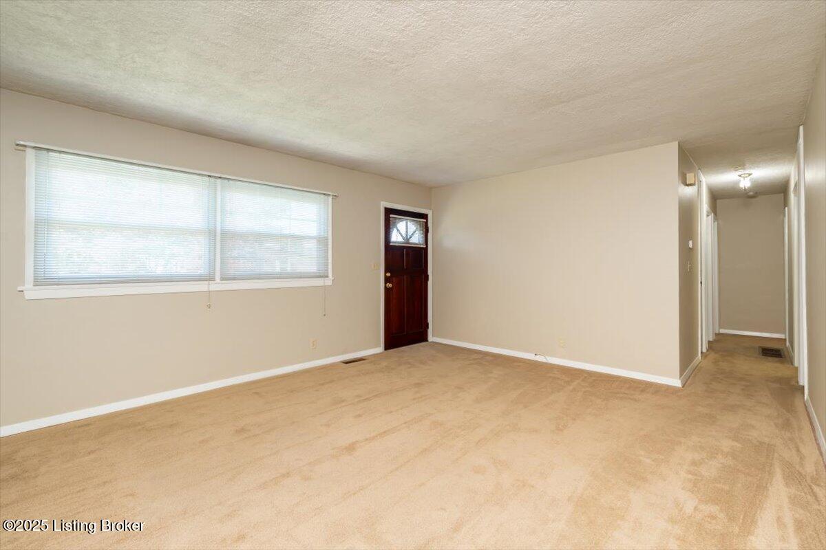 407 N Birchwood Ave, Louisville, Pennsylvania image 4
