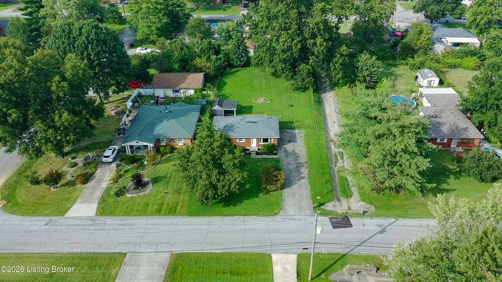 Photo of 4805 Cofer Ave, Louisville, KY 40258 (MLS # 1727211)